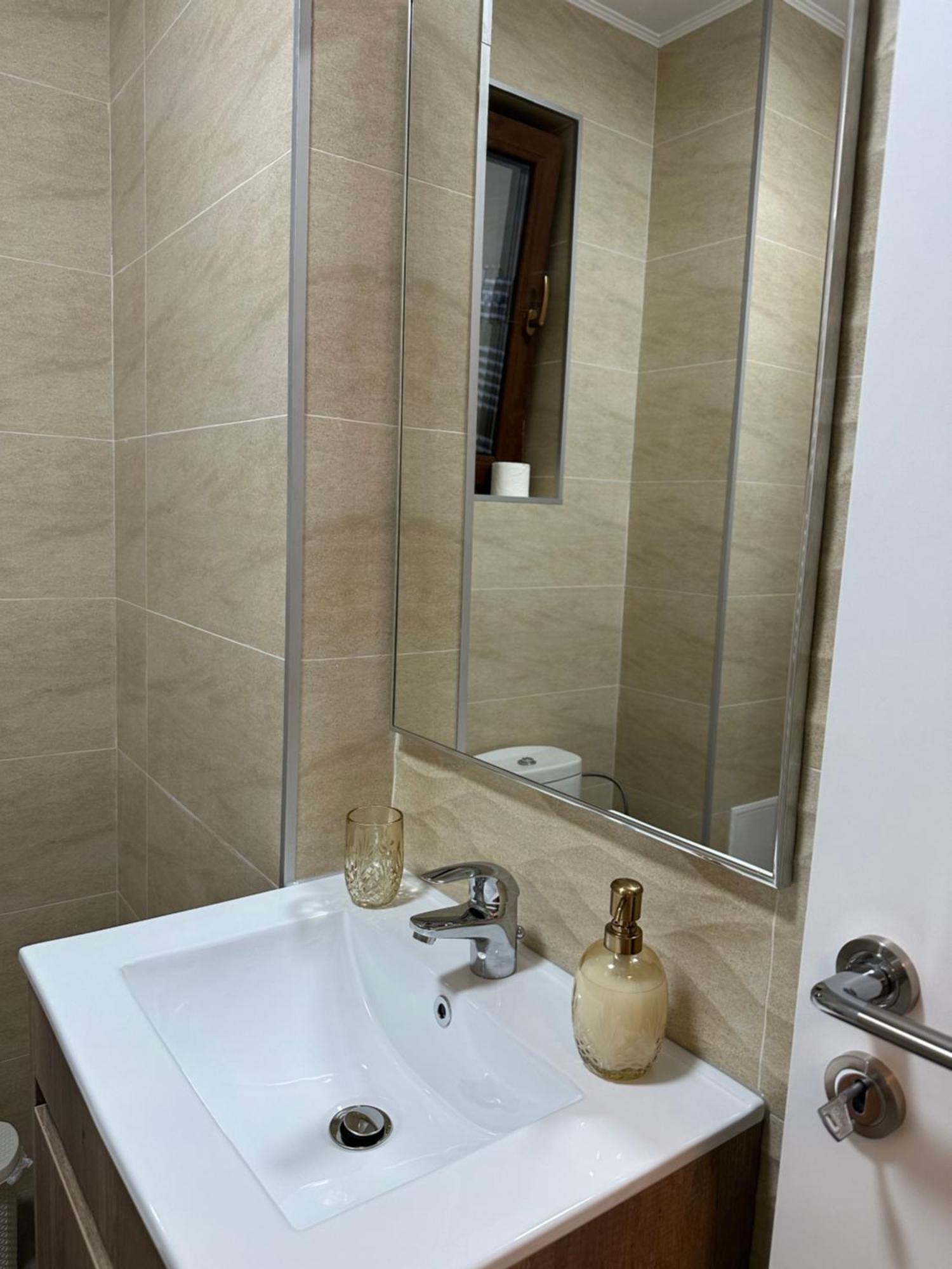 Apartament Simoni Ploieşti Eksteriør bilde